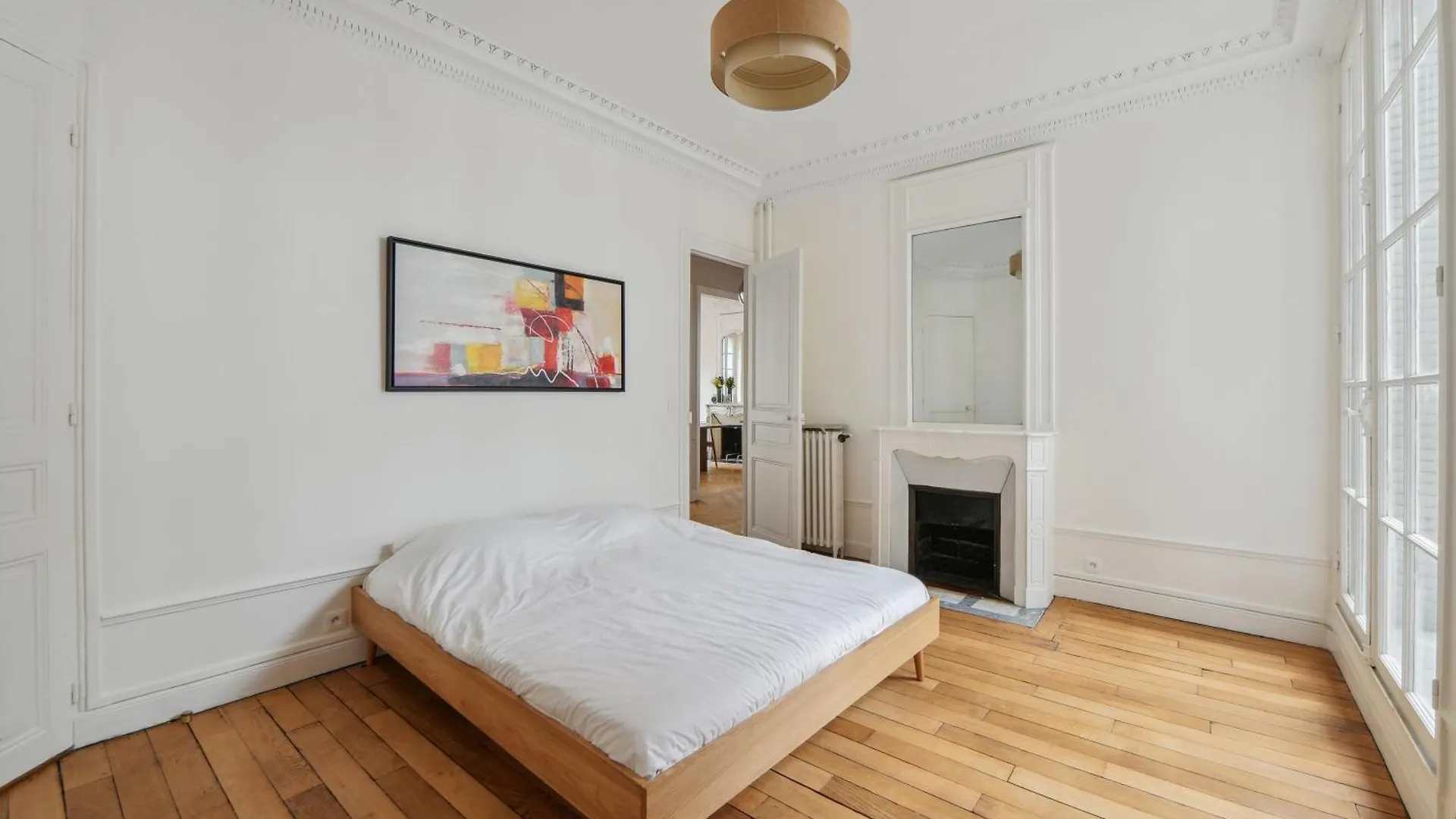 Charming And Cosy In Center Paris